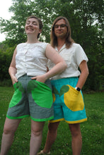 Load image into Gallery viewer, Juicy Short *Strawberries*