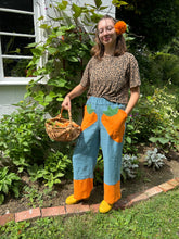 Load image into Gallery viewer, Juicy Pant *Bachelor Buttons*