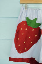 Load image into Gallery viewer, Juicy Short *Strawberries*