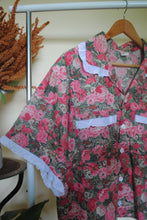 Load image into Gallery viewer, Lesiure Top *Pink Floral* L/XL